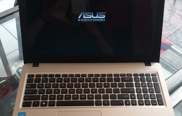 Laptop Asus X540S Intel Celeron 2GB/500GB