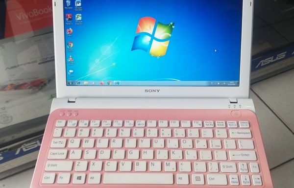 Notebook Sony Vaio SVE1125CVP AMD E2-1800 4GB RAM 500GB HDD