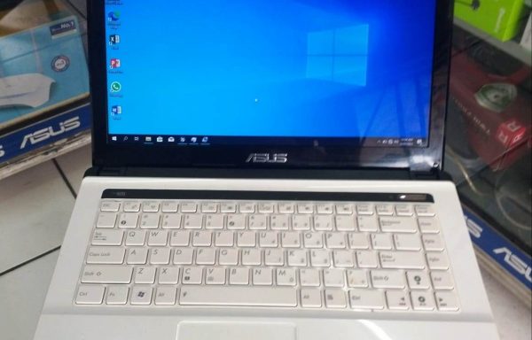 Laptop Asus A43S Intel Core i5-2450M 4GB RAM 640GB HDD Intel HD 3000 & Nvidia GeForce 610M