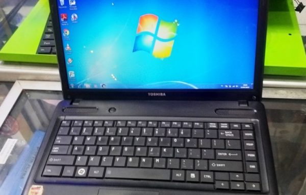 Laptop Toshiba Satellite C640D AMD E-350 4GB RAM 500GB HDD