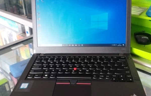 Laptop Lenovo Thinkpad X260 Intel Core i7-6500U 8GB RAM 256GB SSD