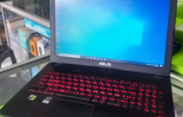 Laptop ASUS ROG GL552 Intel Core i7-4750HQ 12GB RAM 1TB HDD Nvidia Geforce GTX 950M