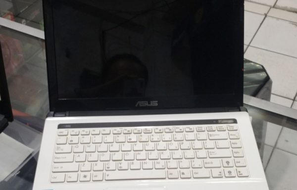 Laptop Asus X43E Intel B815 4GB RAM 320GB HDD