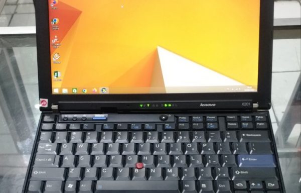 Laptop Lenovo Thinkpad X201 Intel Core i5 M 520 4GB RAM 320GB HDD