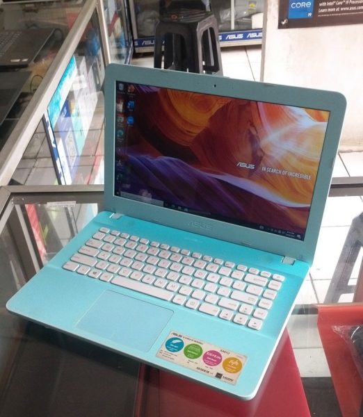 Jual Laptop Asus X441U Core i3