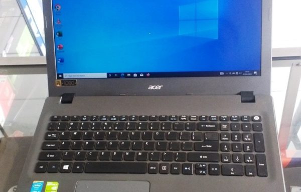 Laptop ACER Aspire E5-473G Intel Core i5-5200U 8GB RAM 256GB SSD Intel HD Nvidia GeForce 940M