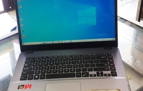 Laptop ASUS X505ZA AMD Ryzen 3 2200U 4GB RAM 120GB SSD