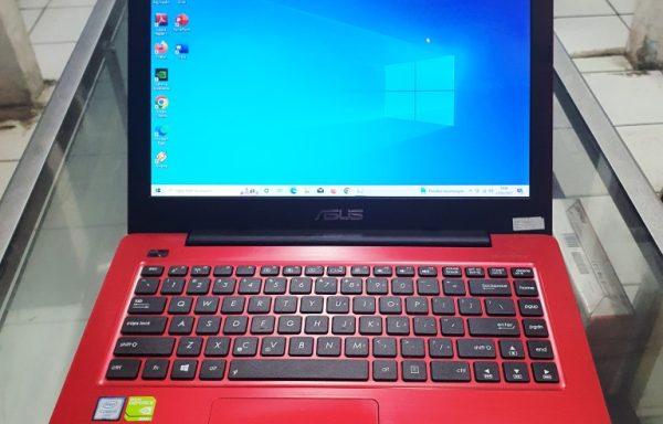 Laptop Asus A456U Intel Core i5-6200U 8GB RAM 256GB SSD Dual VGA