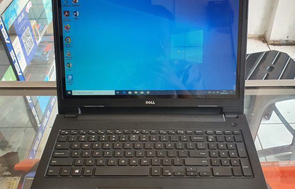 Dell Inspiron 3543 Intel Core i3 4GB RAM 256GB SSD Touchscreen