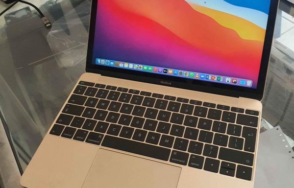 MacBook Retina 2015 intel Core M 8/256 Minus