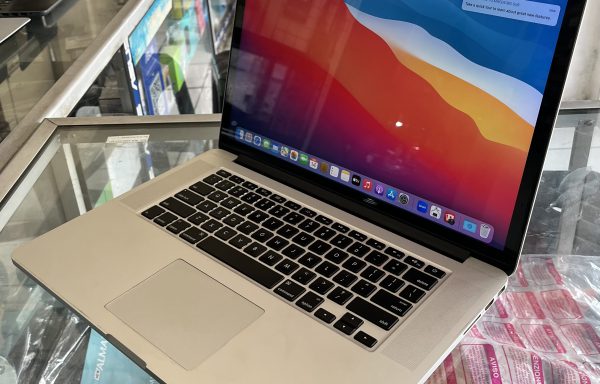 MacBook Pro 15 inch Intel Core i7 16/500GB