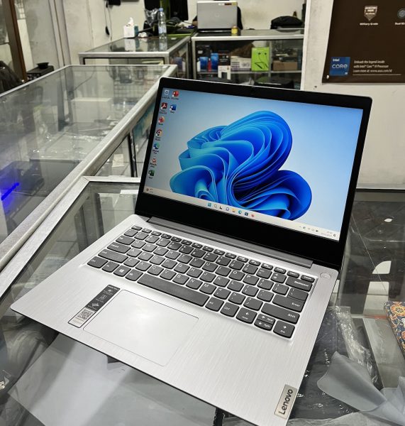 Laptop Lenovo Ideapad Slim 3