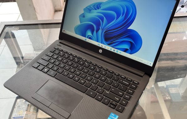 Laptop HP 240 G8 Intel Core i3 Gen 11 8/256