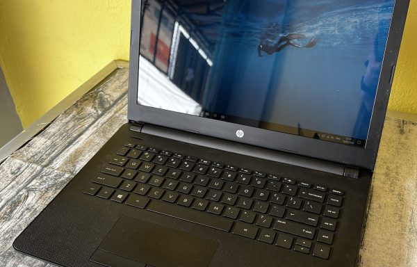 Laptop HP 14-bw015AU AMD A9 4/128+500GB