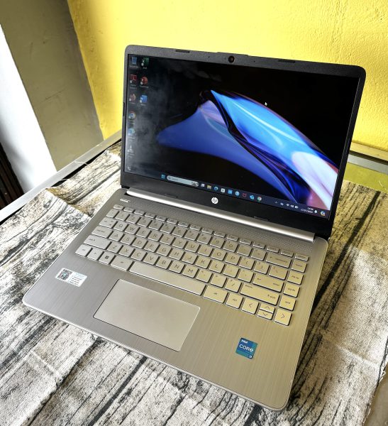 Laptop HP 14s-dq5115TU Intel Core i3-1215U 8/512 Fullset