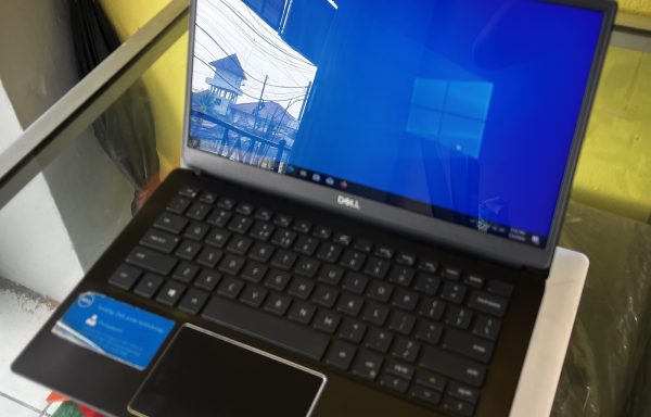 Laptop Dell Vostro 5391 Intel Core i5 8/256 MX250