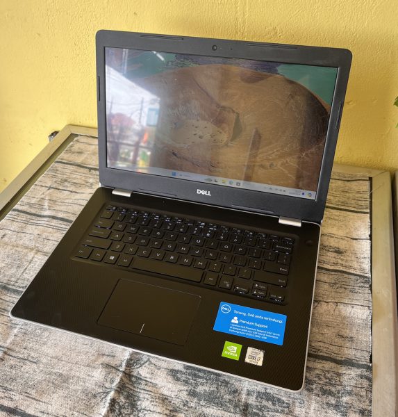 Dell Inspiron 3493