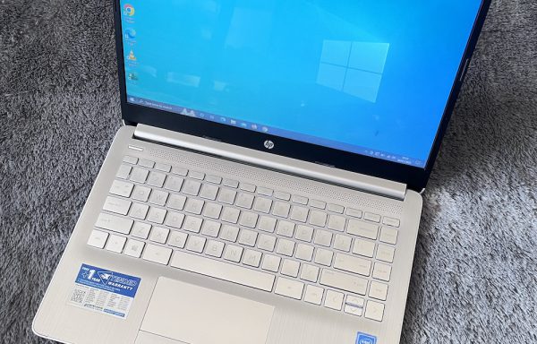 HP 14s-cf1046TU Intel 4205U 4/256GB