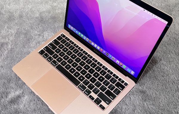 MacBook Air 2020 i3 8/256